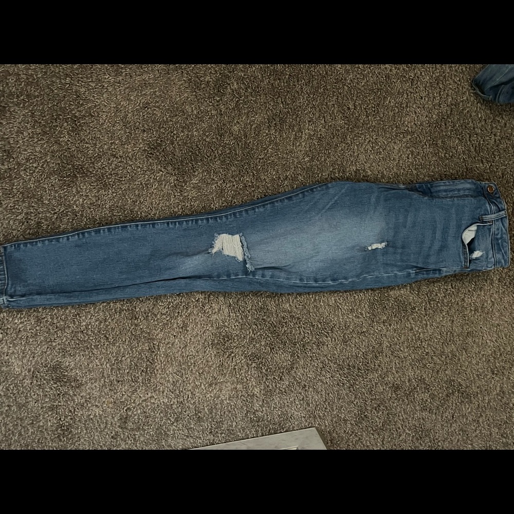 High waist distressed jeans